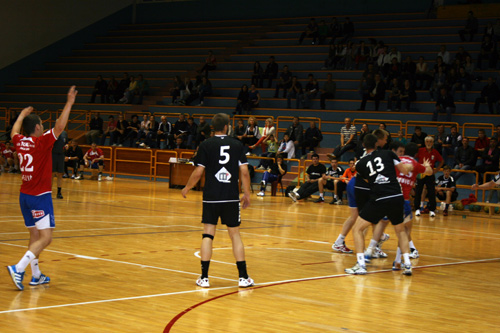 izvidjac nadmocan protiv borca v