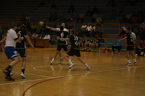 izvidjac porazio celik b