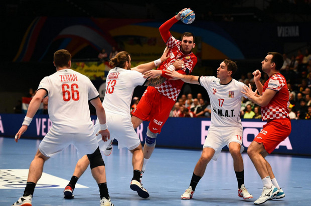 Sarac reprezntacija 620